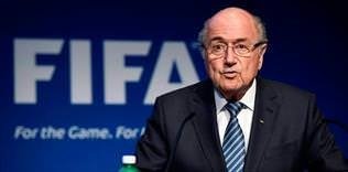 Blatter istifa etti