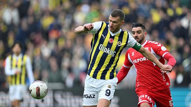 Fenerbahçe'de Edin Dzeko seriye bağladı!