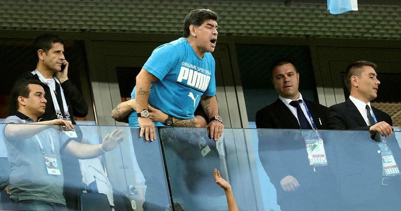 Diego Armando Maradona'dan skandal hareket!