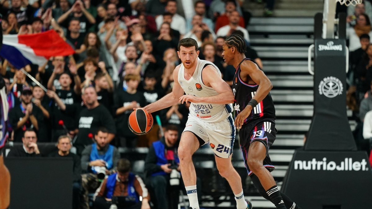 Paris Basket 80-90 Anadolu Efes (MAÇ SONUCU ÖZET)