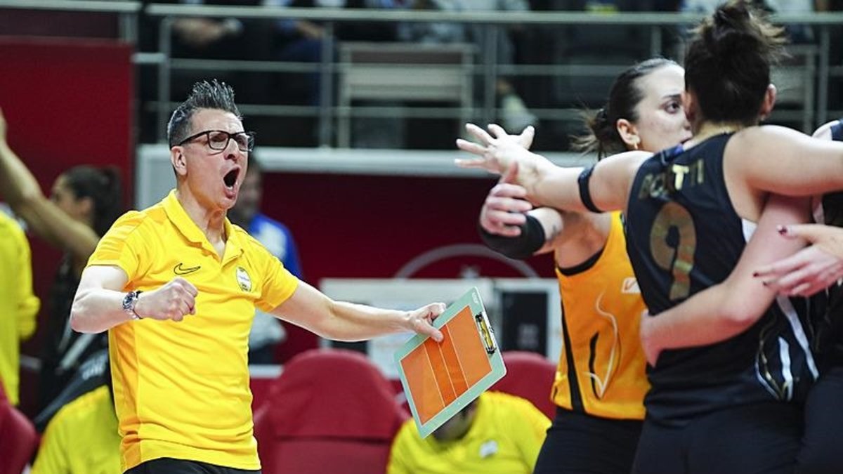 VakıfBank'ta Dörtlü Final sevinci VakıfBank'ta Dörtlü Final sevinci