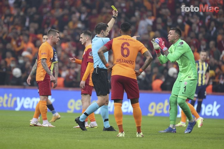 Galatasaray-Fenerbahçe derbisinin Halil Umut Meler'e flaş sözler! "Kontrolü kaybetti"