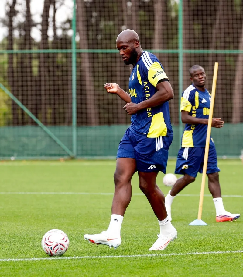 lukaku-fenerbahce-lyon-macinda-oynayacak-mi-1787032788111.jpg Lukaku Fenerbahçe Lyon maçı