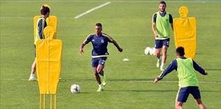 Kaleyi şuta boğdular