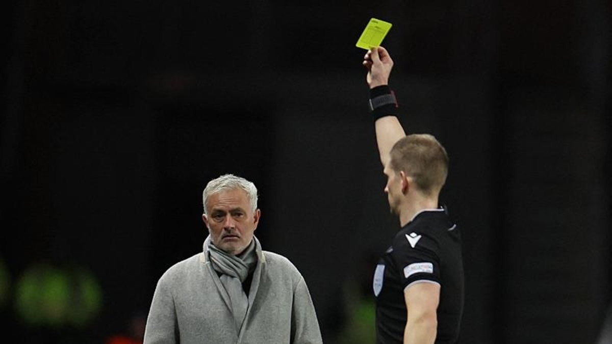 FENERBAHÇE HABERLERİ - Jose Mourinho'dan VAR hakemine sitem! FENERBAHÇE HABERLERİ - Jose Mourinho'dan VAR hakemine sitem!