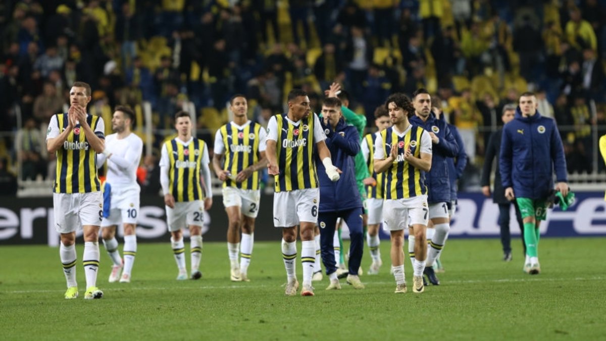 FENERBAHÇE HABERLERİ - Kanarya'da Adana Demirspor maçı öncesi 9 isim ceza sınırında!