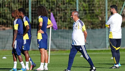 Fenerbahçe'de İsmail Kartal Roma maçı için ilk 11 planını yaptı!