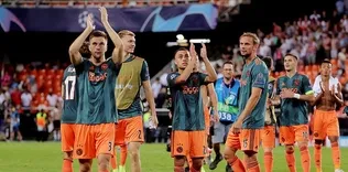 Ajax Valencia deplasmanında farklı kazandı