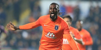 Adebayor yıllara meydan okuyor