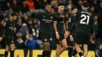 Manchester City tek attı 3 aldı