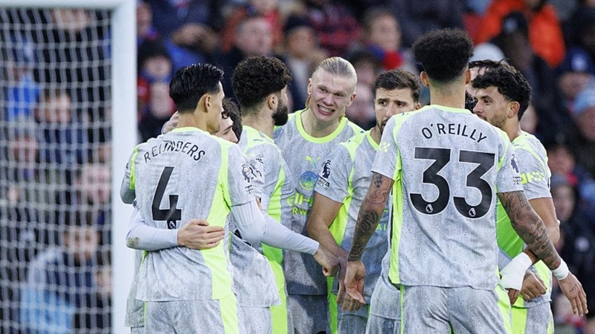 Deplasmanda 3 golle kazanan Manchester City zirve takibini sürdürdü!