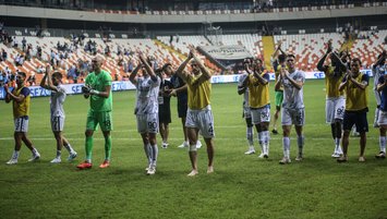 Alkışlar Adana Demir'e