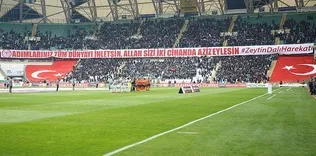 Mehmetçiğe pankartlı destek