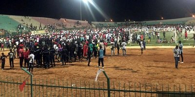 Senegal'de stadyum duvarı çöktü