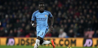 Beşiktaş'tan Sagna bombası
