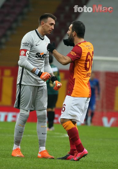 Galatasaraylı Muslera ilk maçında olay oldu!