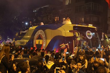 Fenerbahçe, Bağdat Caddesi’nde şampiyonluğu kutladı