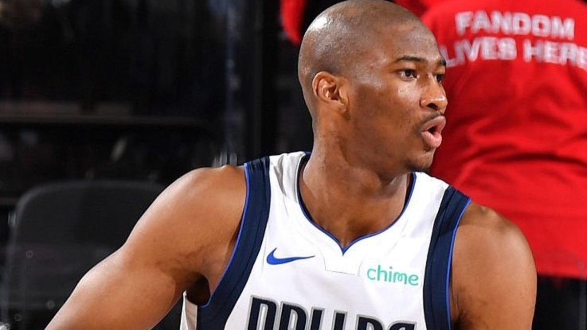 Anadolu Efes Kai Jones'u kadrosuna kattı
