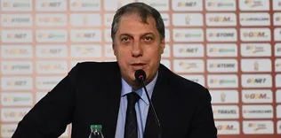 Aslan kupaya el attı