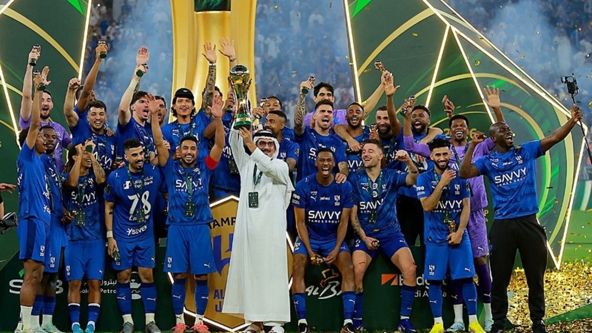 Al-Hilal şampiyon oldu! Yusuf Akçiçek Suudi Arabistan'da ilk kupasını kazandı