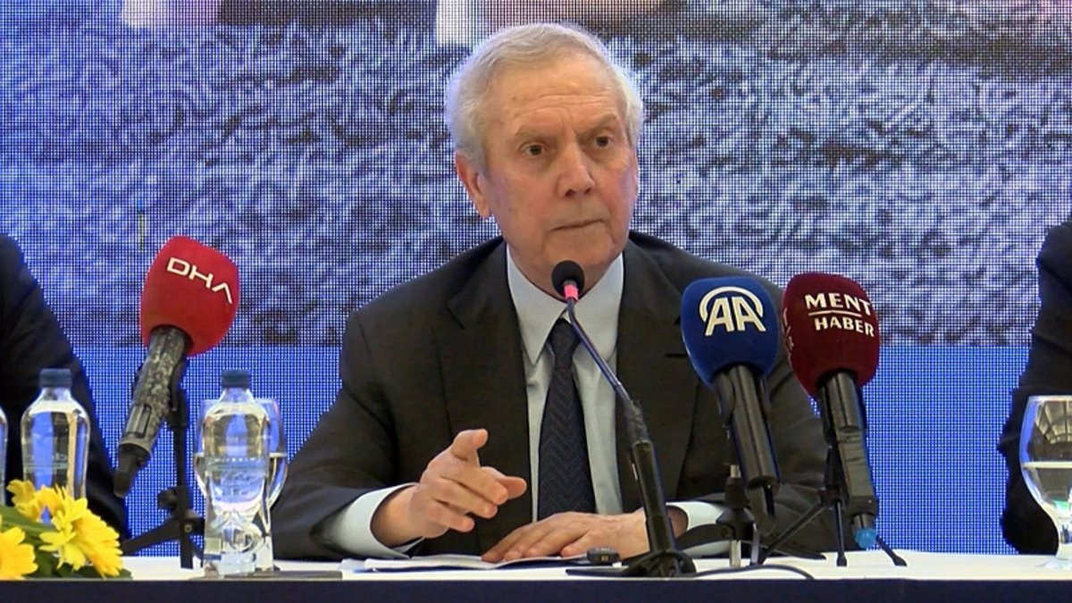 Aziz Yıldırım'dan transfer ve hoca açıklaması!