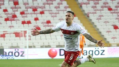 Rey Manaj Sivasspor tarihine geçti