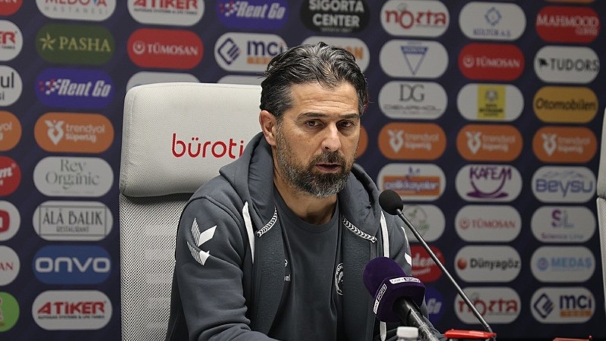 İlhan Palut'tan maç sonu VAR hakemine eleştiri!