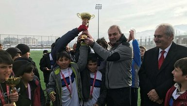 Erkan Sözeri kupa töreninde