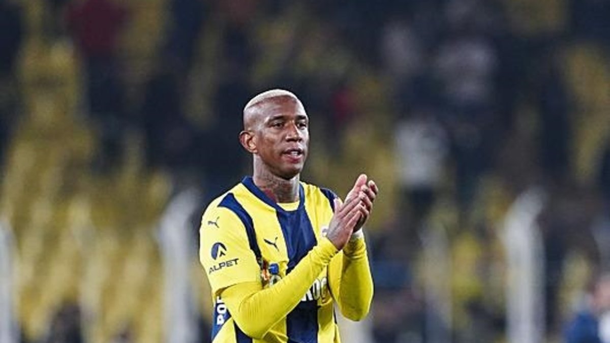 F.Bahçe'de Talisca'dan maç önünde yumruk şov! F.Bahçe'de Talisca'dan maç önünde yumruk şov!
