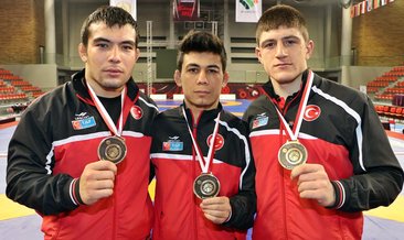 Yıldız güreşçilerden 2 madalya