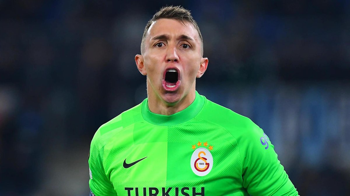 Galatasaray'da Muslera kararı! Anlaşma şartları...