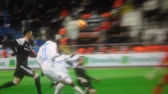 gokhan gonul den kendi kalesine gol