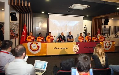 Galatasaray’ın yeni sezon forması tanıtıldı