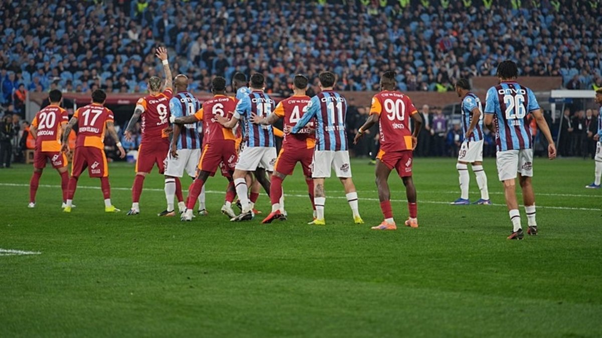 Ahmet Çakar Trabzonspor-Galatasaray derbisini kıymetlendirdi!