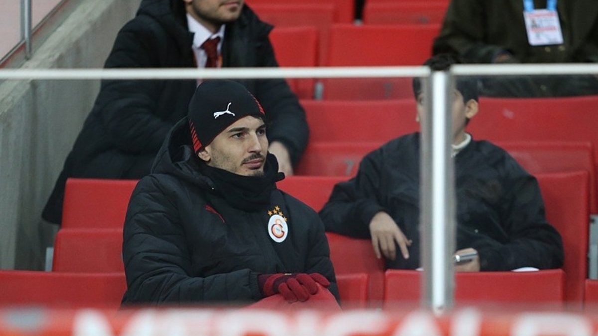 Uğurcan Çakır tribünde