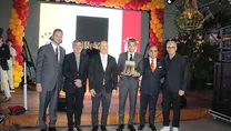 Hagi ve Lucescu kutlamalarda