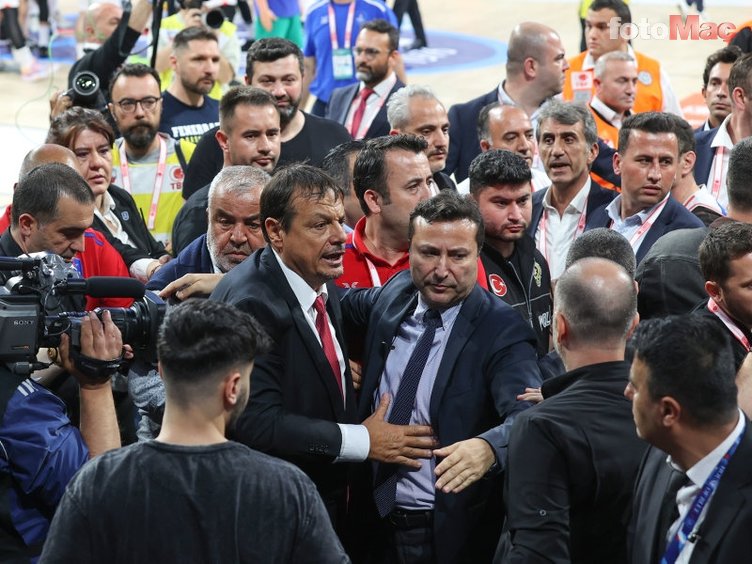 Anadolu Efes - Fenerbahçe Beko maçı sonrası ortalık karıştı! Fenerbahçeli yöneticiler ve Ergin Ataman...
