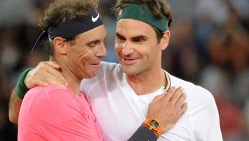 Federer ve Nadal Afrikalı çocuklar için korta çıktı