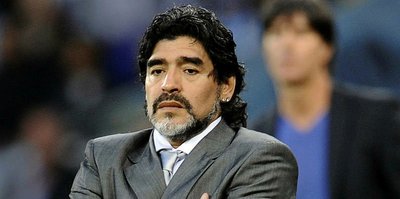 Maradona omzundan ameliyat edildi