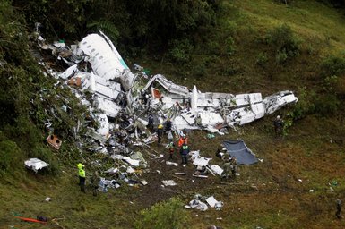 İşte trajik kaza sonrası uçağın enkazı...