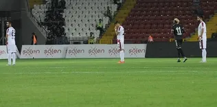 Bir dakika boyunca...