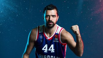 Anadolu Efes Krunoslav Simon'a veda etti