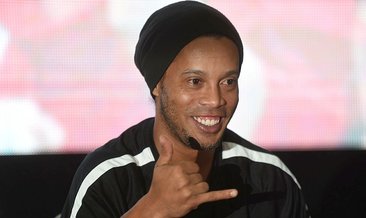 Barcelona'dan Ronaldinho onuruna maç
