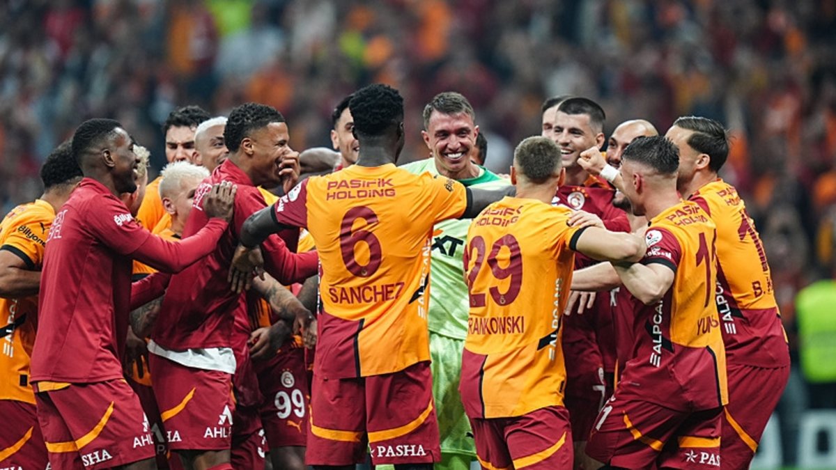 TRANSFER HABERİ: Galatasaray'da ayrılık! Beklentileri karşılayamamıştı TRANSFER HABERİ: Galatasaray'da ayrılık! Beklentileri karşılayamamıştı