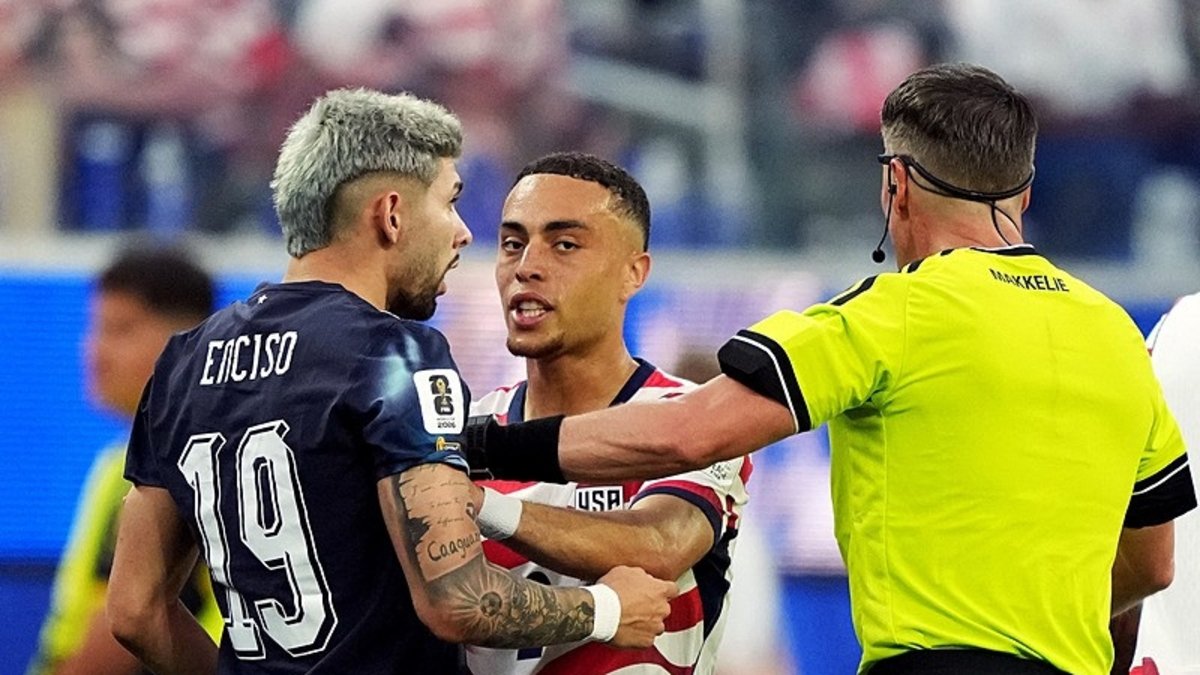 ABD-Paraguay maçında FIFA'nın yeni kuralı uygulandı!