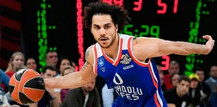 Shane Larkin hayata basketbolla tutunmuş!