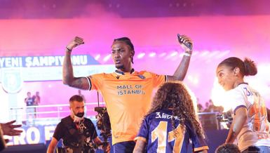 Eljero Elia Den Haag’a