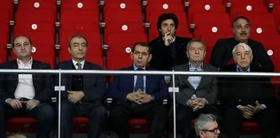 Dursun Özbek, takımı yalnız bırakmadı