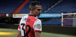 Van Persie’den 1.5 yıllık imza
