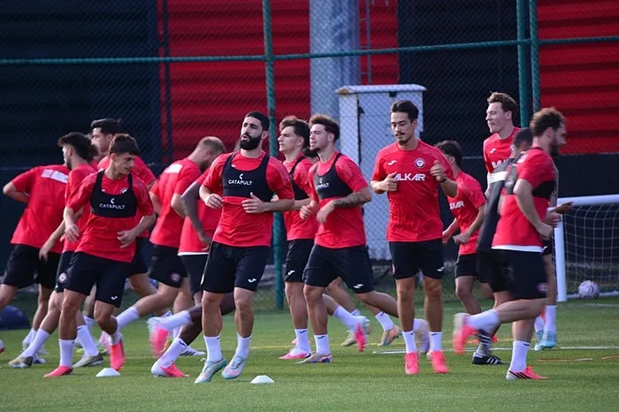 galatasaray-arca-corum-fk-maci-ne-zaman-saat-kacta-hangi-kanalda-muhtemel-11ler-1786684448107.jpeg Galatasaray-Arca Çorum FK maçı saat kaçta?